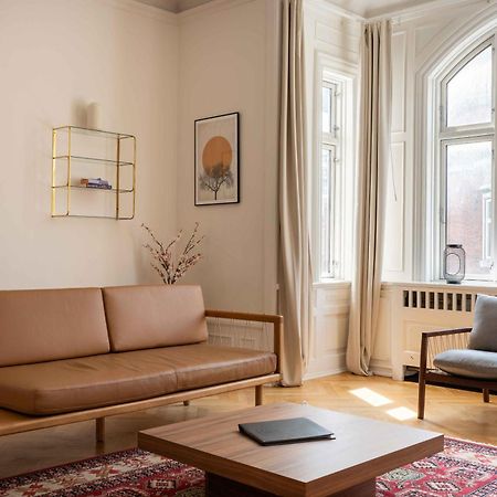 Lovely 3Br Manor Apartment 5 Min From Tivoli Gardens Köpenhamn Exteriör bild