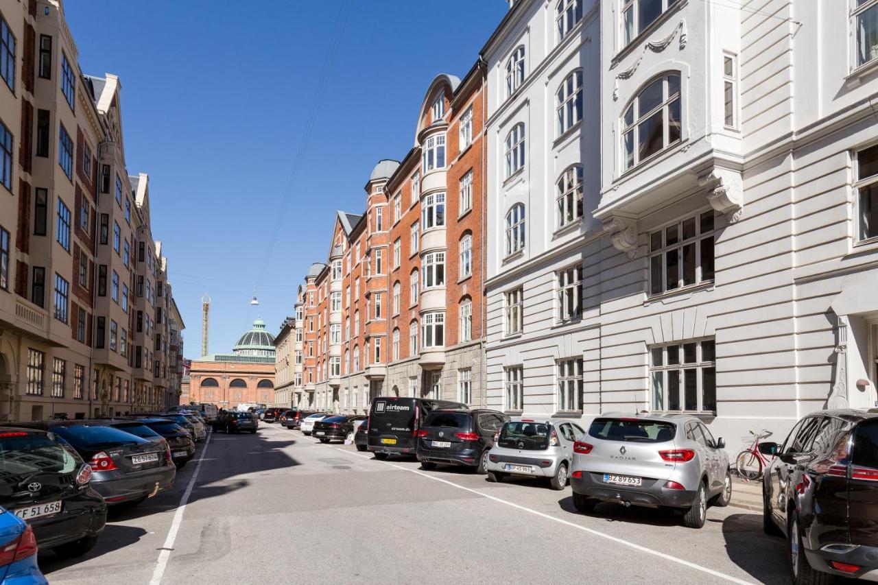 Lovely 3Br Manor Apartment 5 Min From Tivoli Gardens Köpenhamn Exteriör bild