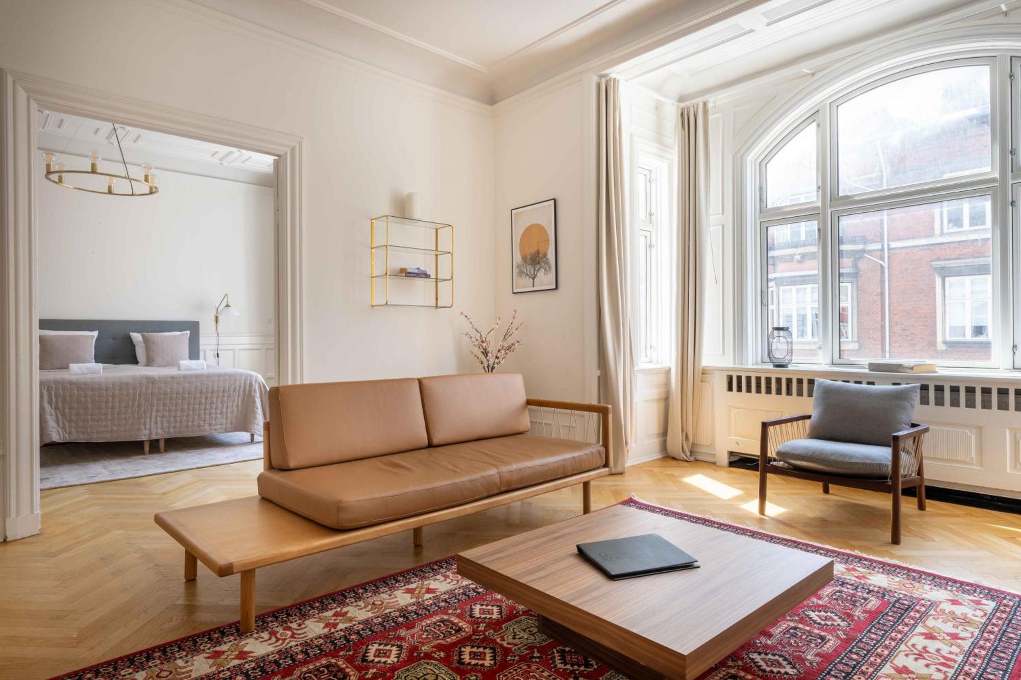 Lovely 3Br Manor Apartment 5 Min From Tivoli Gardens Köpenhamn Exteriör bild