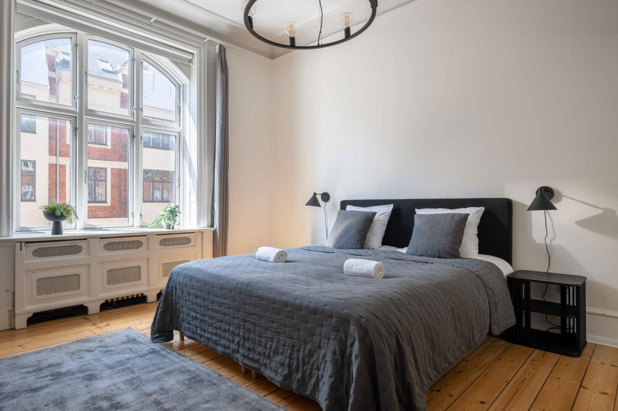 Lovely 3Br Manor Apartment 5 Min From Tivoli Gardens Köpenhamn Exteriör bild
