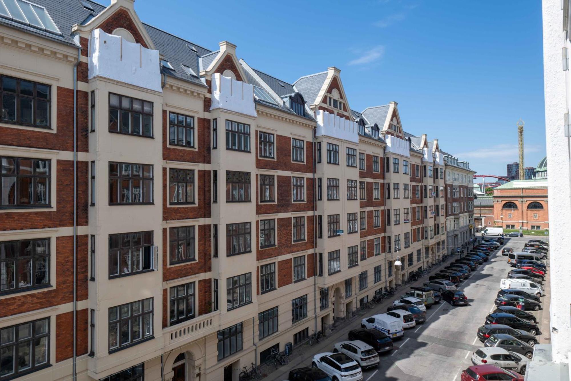 Lovely 3Br Manor Apartment 5 Min From Tivoli Gardens Köpenhamn Exteriör bild