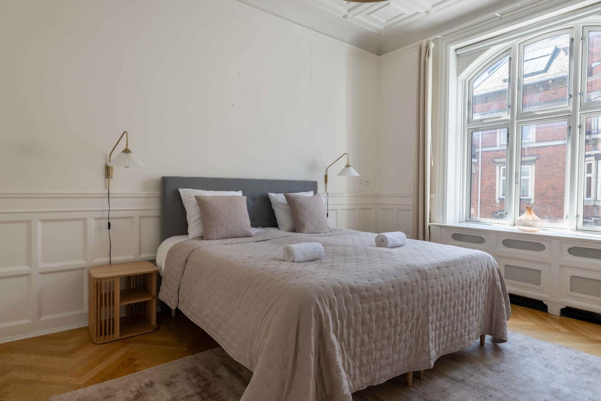 Lovely 3Br Manor Apartment 5 Min From Tivoli Gardens Köpenhamn Exteriör bild
