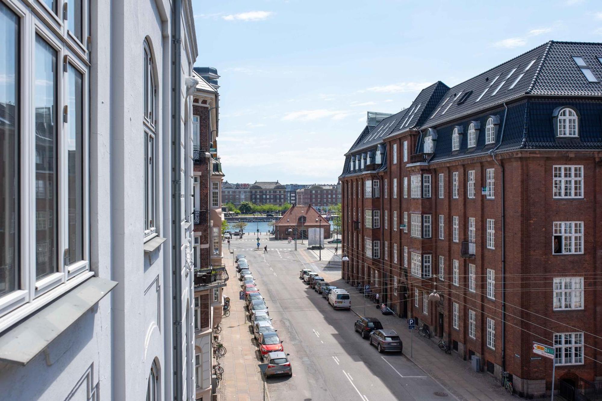 Lovely 3Br Manor Apartment 5 Min From Tivoli Gardens Köpenhamn Exteriör bild